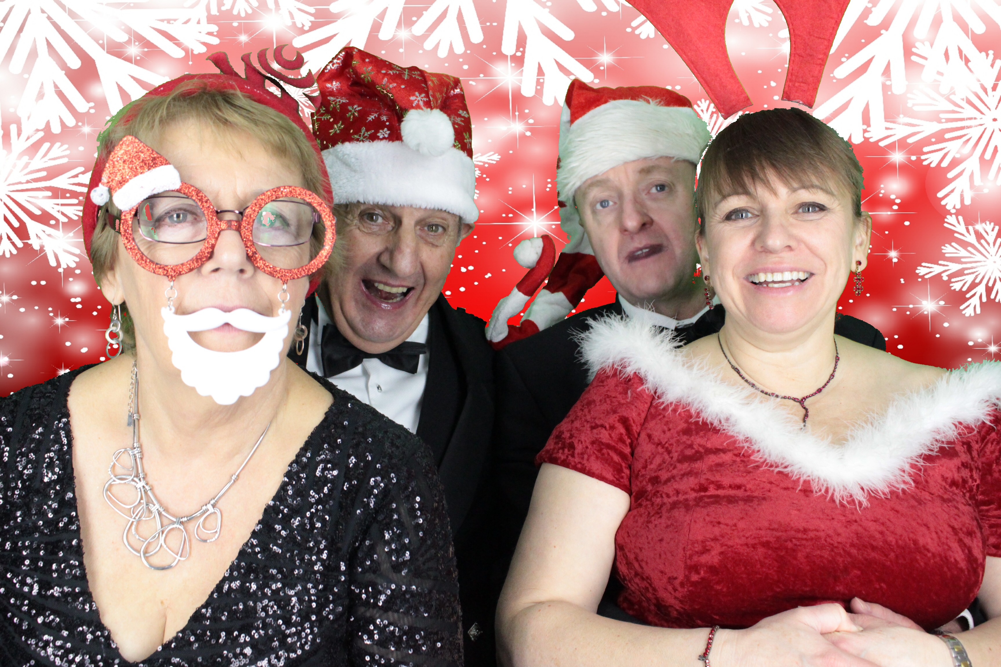 Upavon Officers' Mess Christmas Party | View more photos from the event at gallery.myphotoboothexperience.co.uk/u/MyPhotoBoothExperienceLtd/Upavon-Officers-Mess-Christmas-Party